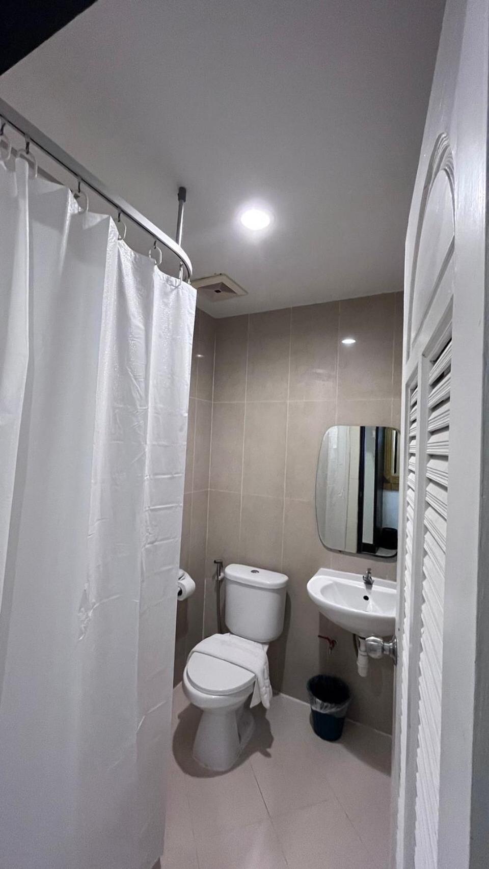 Polkadot Hostel Phitsanulok Eksteriør bilde